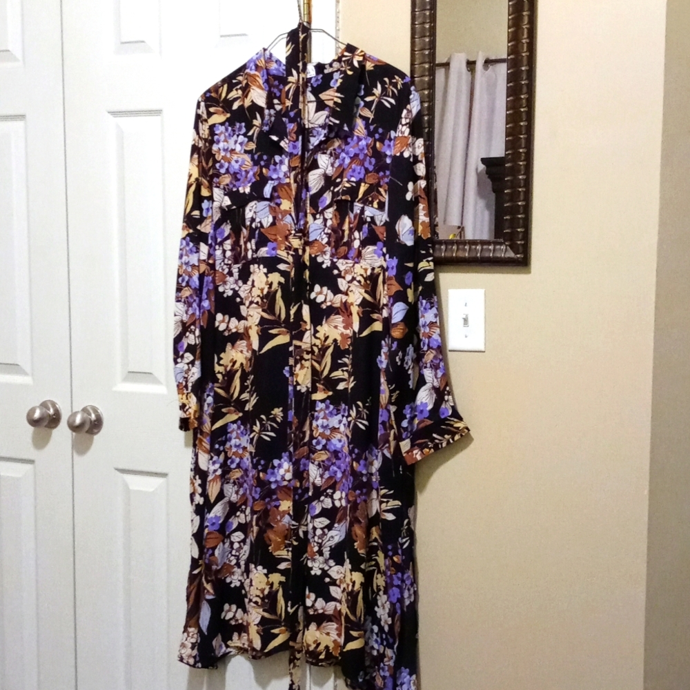 Roamans oversized shirt w/belt and side splits